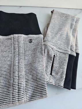 Lululemon Black Cream Striped Thumbhole Arm Warmers